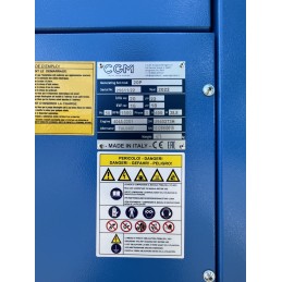 Groupe électrogène de secours 20 kVA avec prise de courant et réservoir de 300L.